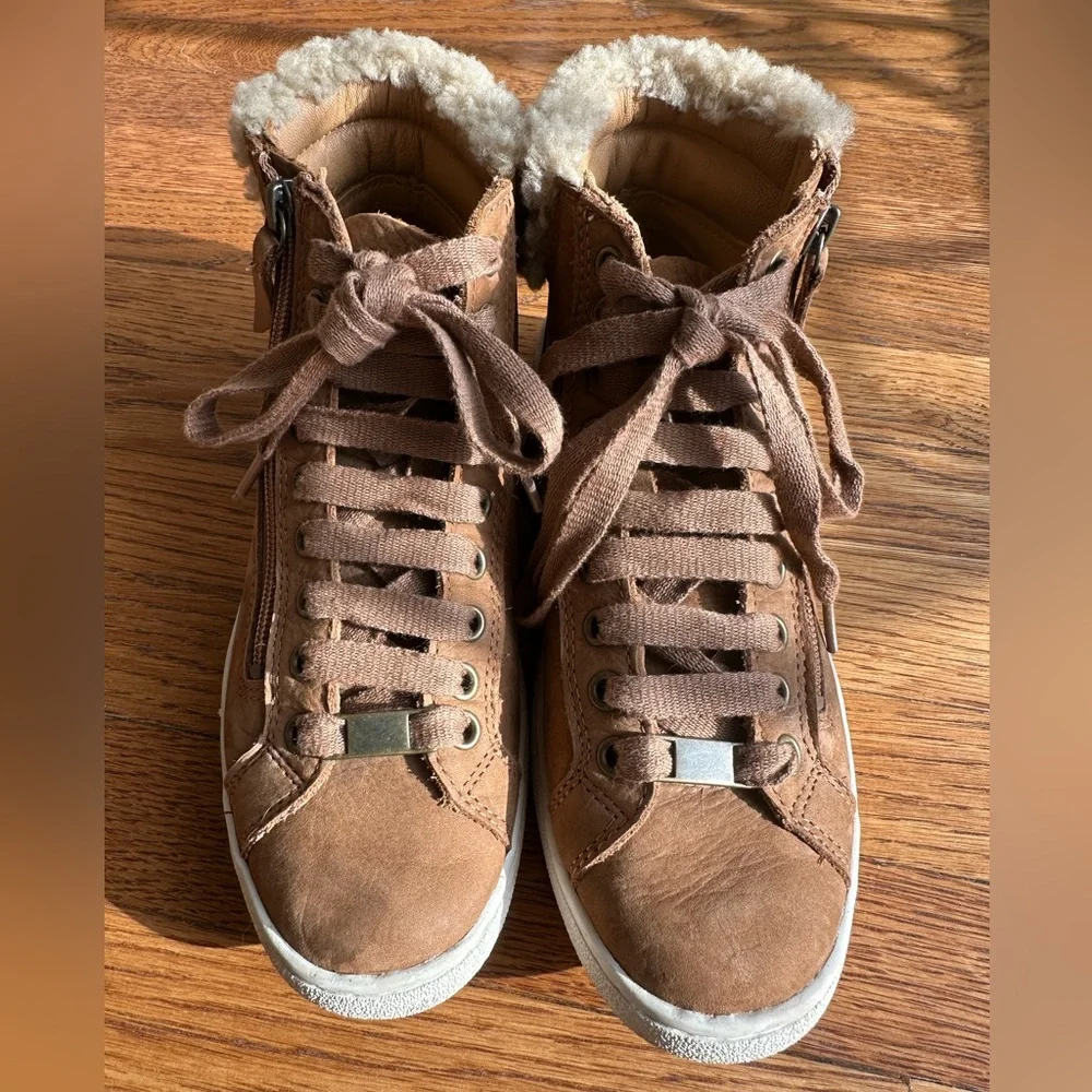 UGG High-Top Sneaker - Women’s 6.5 (US) - Picture 5 of 12